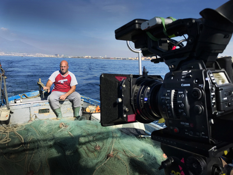 Riprese del documentario Il fattore umano, lo spirito del lavoro a Napoli